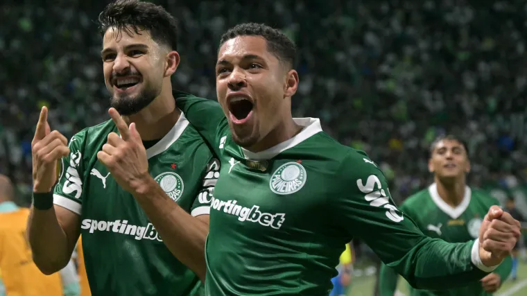 Quantos gols Vitor Roque e Flaco López já marcaram pelo Palmeiras?